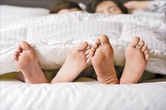 經(jīng)期做愛被推崇 專家：“浴血奮戰(zhàn)”弊大于利
