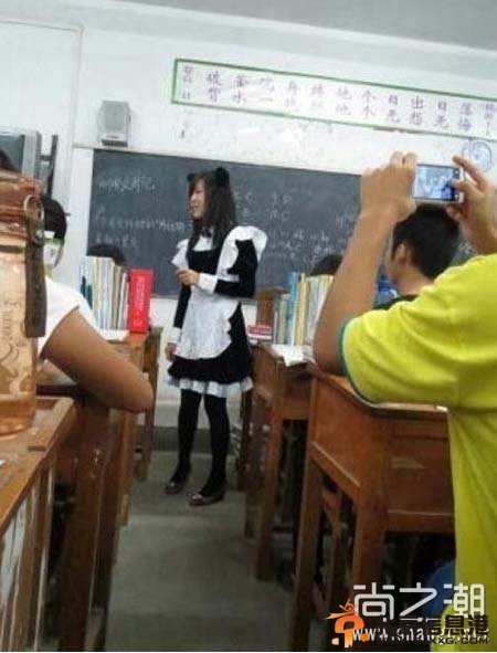 廣西南寧八中女老師黑絲低胸性感著裝上課事件真相 組圖_www.shangc.net