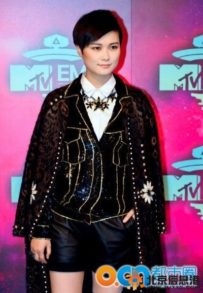 ema全球最佳藝人是誰 2013ema全球最佳藝人李宇春獲獎組圖