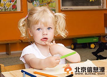 父母注意：別勉強孩子當眾表演