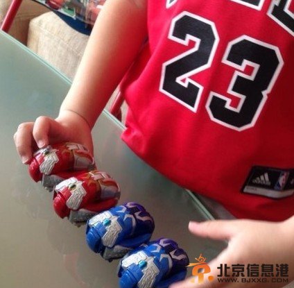 《爸爸去哪兒》中Kimi惦念的奧特曼蛋引發(fā)無數(shù)網(wǎng)友好奇 如今終于現(xiàn)身