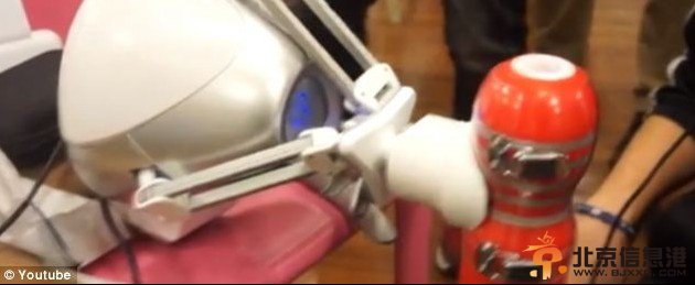 日本研發性機器人 創造與漫畫人物虛擬性體驗