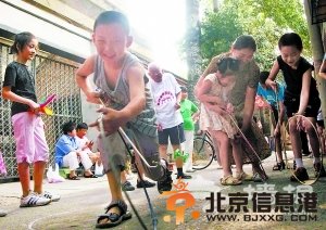 棗林前街的小伙伴[墻根網(wǎng)]