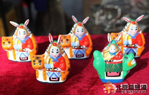 <a href='http://www.se0552.com/beijing/gushi/' target='_blank'><u>北京故事</u></a>：東四的傳說——兔爺的來歷