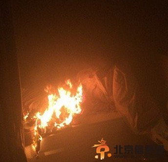 李佳瑤、95年10月12日生、B型血，高中：上海交通大學(xué)附屬中學(xué)10級，3月8日凌晨兩點(diǎn)放火自殺