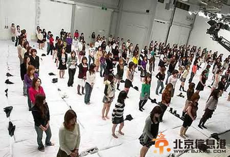 日本500人集體做愛2人死亡 集體性愛大作戰(zhàn)