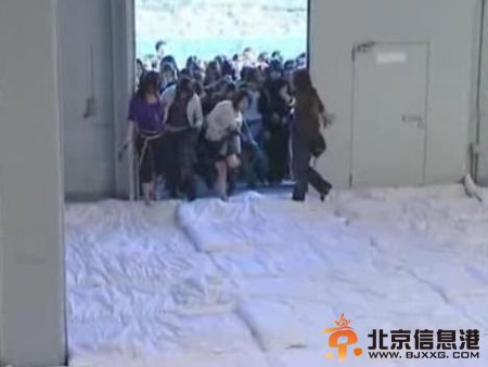 日本500人集體做愛2人死亡 集體性愛大作戰(zhàn)