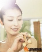 眼睛干澀是怎么回事 眼睛干澀怎么辦教你護(hù)眼操
