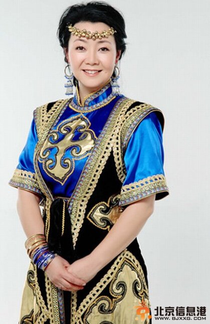 歷史轉(zhuǎn)折中的鄧小平劇情介紹