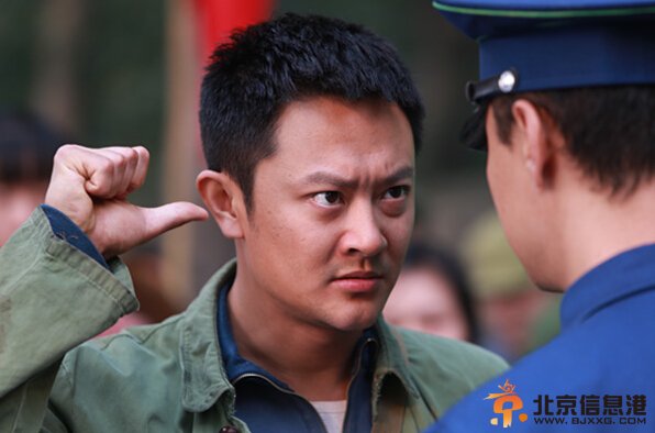 歷史轉(zhuǎn)折中的鄧小平劇情介紹