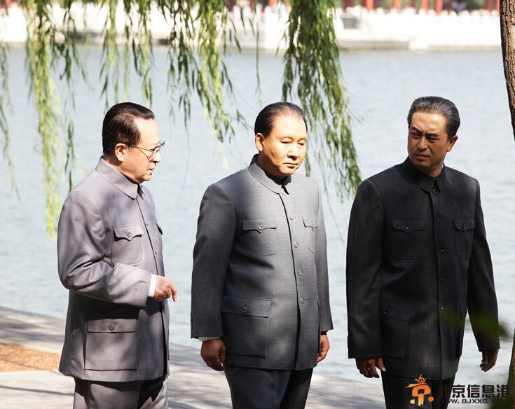 <a href='http://www.se0552.com/news/lishi/' target='_blank'><u>歷史</u></a>轉折中的鄧小平劇情介紹