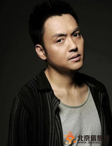 歷史轉折中的鄧小平劇情介紹