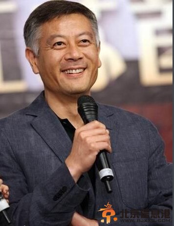 歷史轉(zhuǎn)折中的鄧小平劇情介紹
