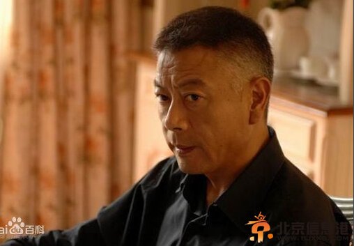 歷史轉(zhuǎn)折中的鄧小平劇情介紹
