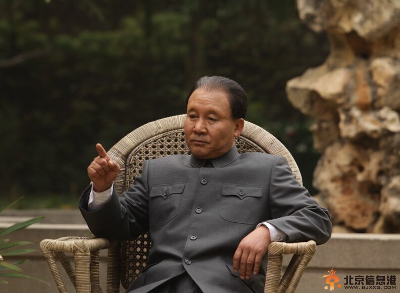 <a href='http://www.se0552.com/news/lishi/' target='_blank'><u>歷史</u></a>轉折中的鄧小平劇情介紹