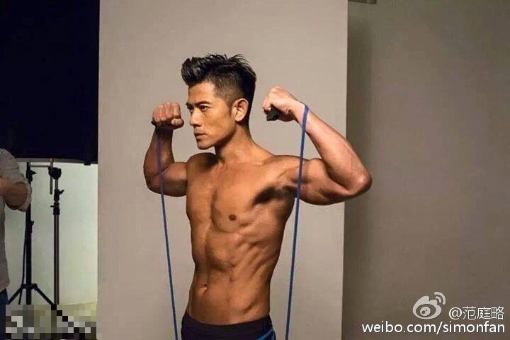 50歲郭富城半裸拍照 不禿不肥肌肉結實(組圖)