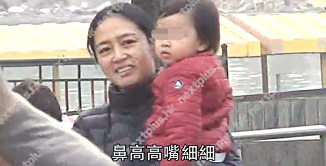 港媒劉德華3歲女兒近照 乖巧可人十分漂亮
