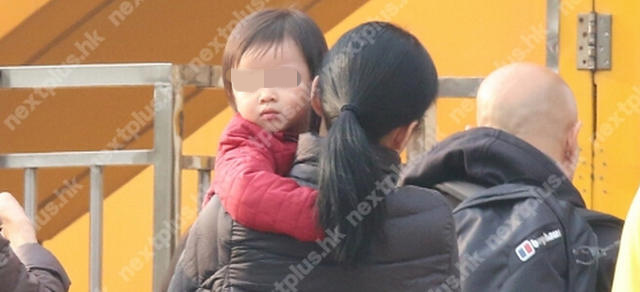 港媒劉德華3歲女兒近照 乖巧可人十分漂亮