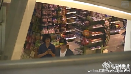 曝陸川胡蝶領(lǐng)證 全程跟拍陸川胡蝶二人逛超市舉止親密