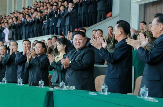 李雪主時隔4個月再露面 陪同金正恩觀看<a href='http://www.se0552.com/sports/zuqiu/' target='_blank'><u>足球</u></a>賽 