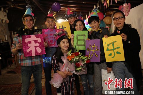 宋茜離開花樣姐姐 網友細數茜兒“花樣之旅”