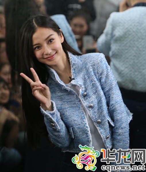 angelababy重慶被壁咚黃曉明不服 二人重慶大學(xué)高調(diào)秀恩愛