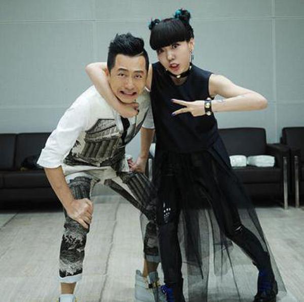 吳莫愁哈林疑同居 師徒戀忘年戀<a href='http://www.se0552.com/ent/' target='_blank'><u>娛樂</u></a>圈還有什么戀