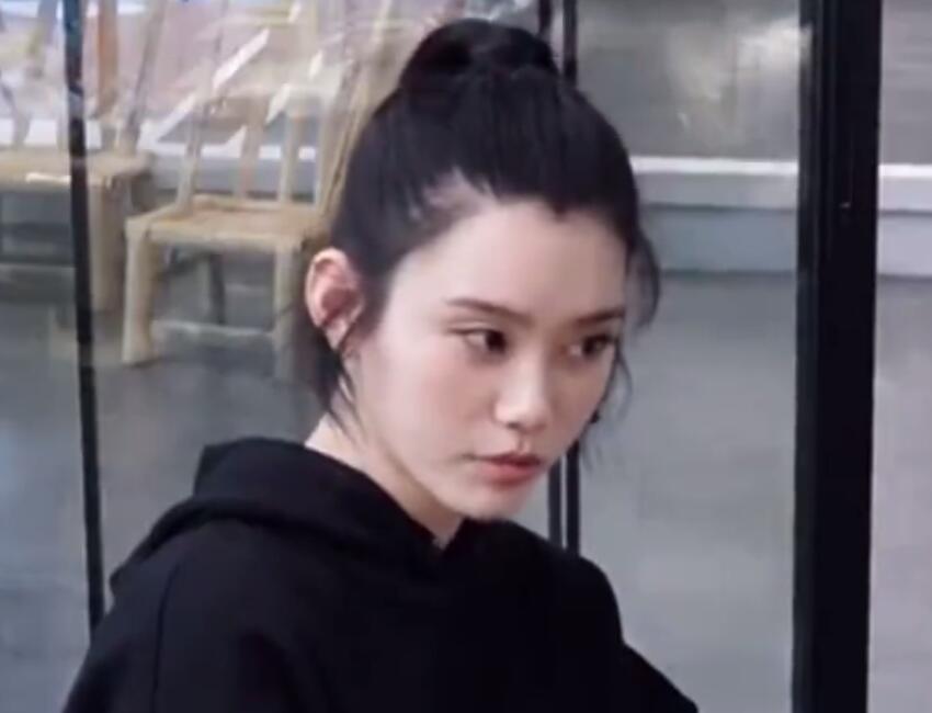 奚夢瑤回應狀態更好了：要做一些醫美 