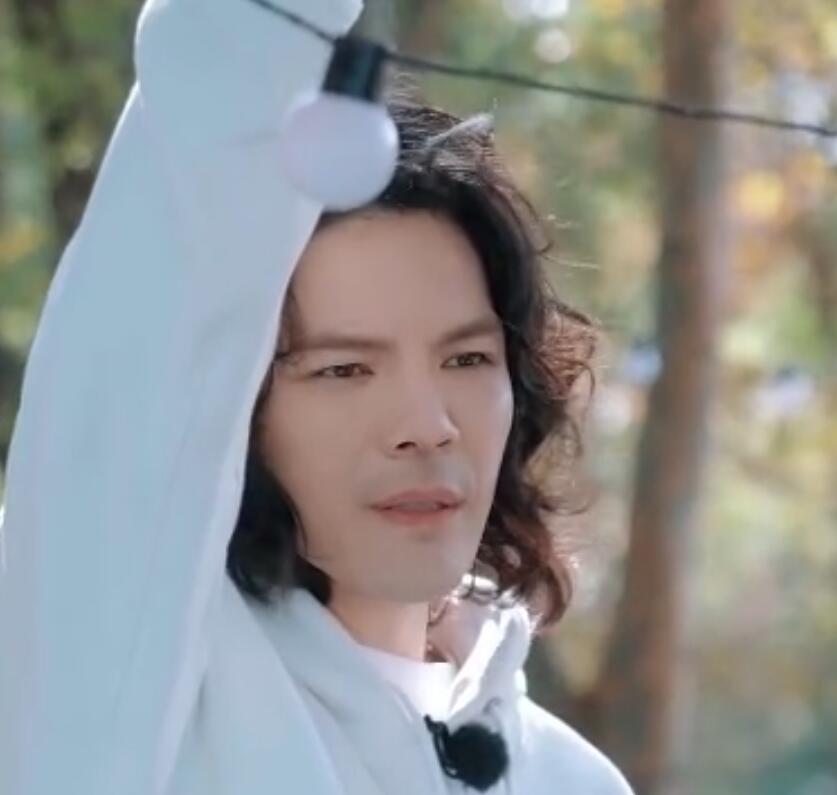 向佐回應(yīng)生三胎 稱要看老婆郭碧婷的意思