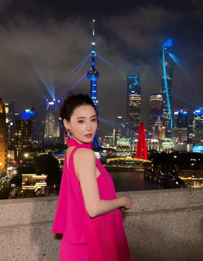 張柏芝更新動態大秀身材 網友直呼：美到心坎