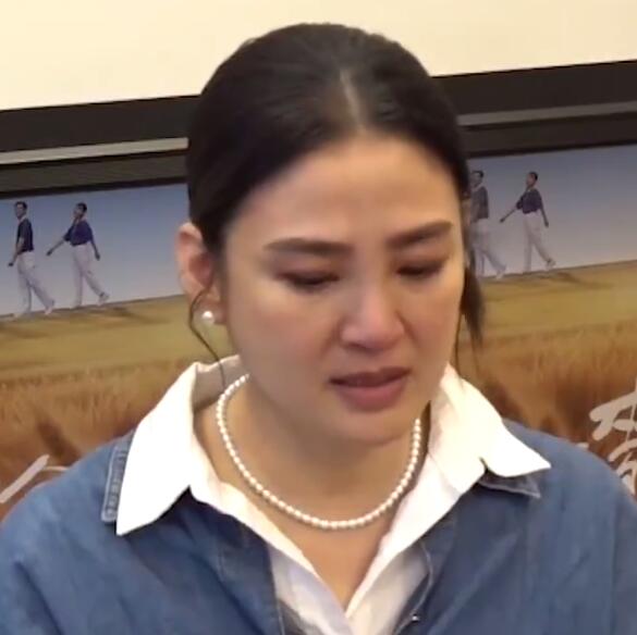 洪小鈴產后首次露面 談父親因流感去世淚崩